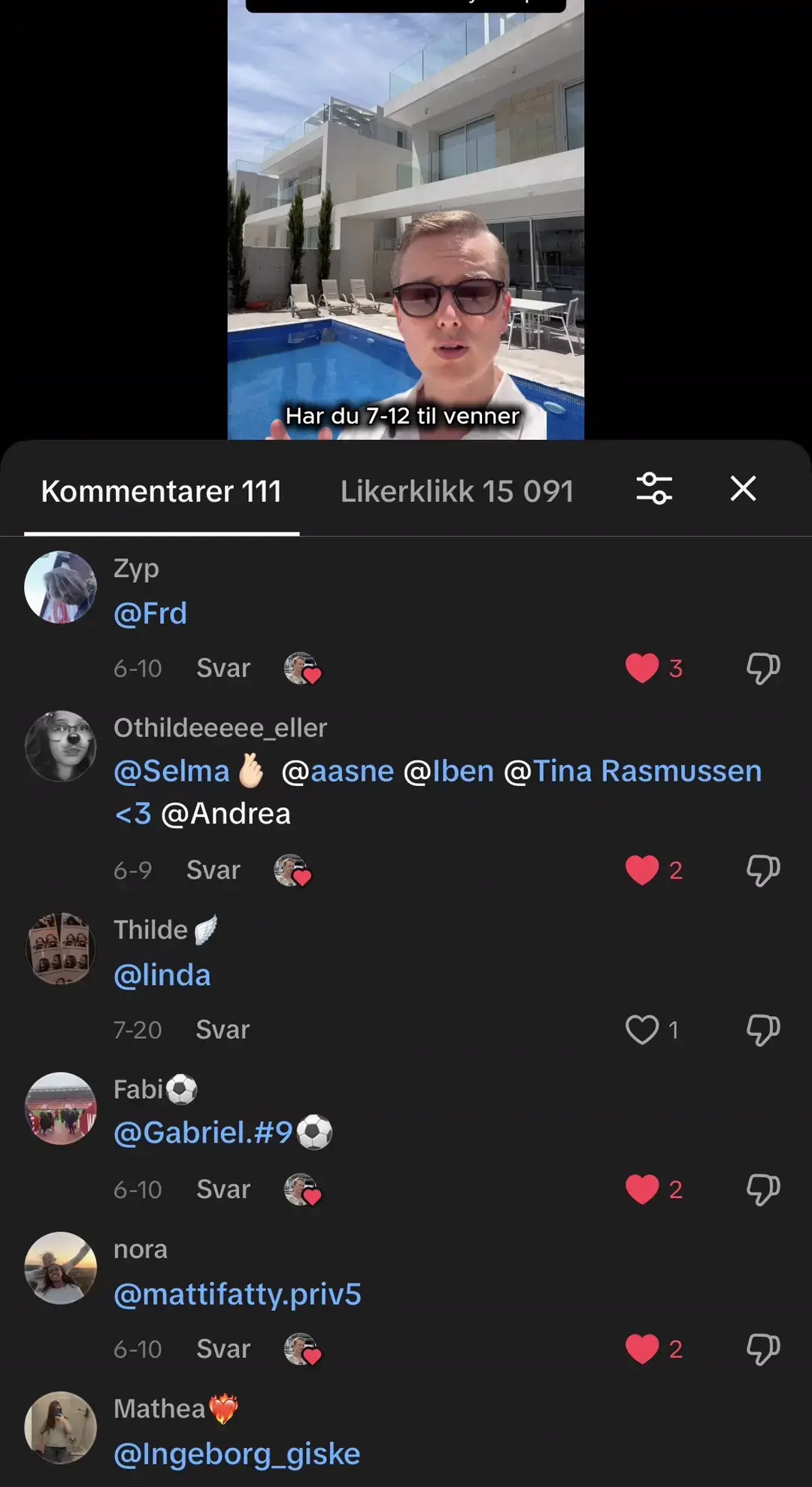 Skjermbilde av kommentarfeltet under videoen, som viser seere som tagger venner